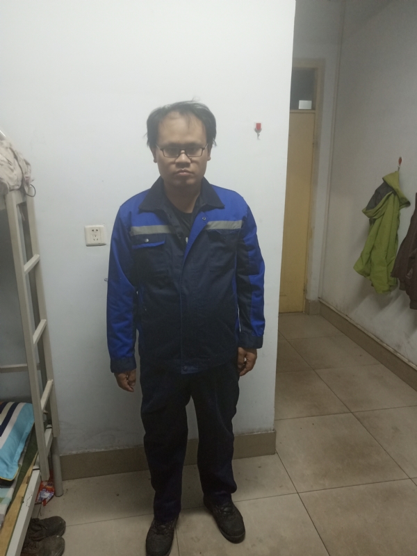 黄俊的第一张照片--烟台相亲服务中心