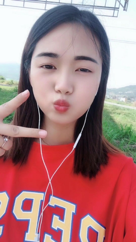 深拥必定温暖的第一张照片--烟台相亲服务中心