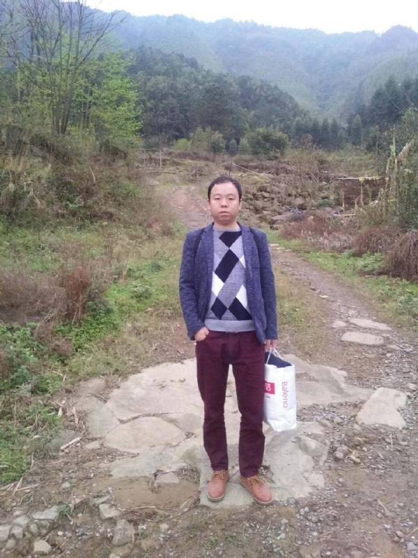 奋斗的第一张照片--烟台相亲服务中心