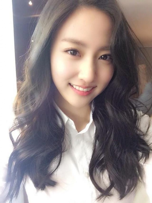 等爱的易微的第一张照片--烟台相亲服务中心