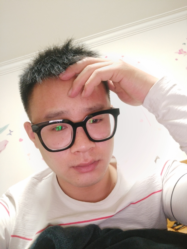 华灯初上的夜晚的第一张照片--烟台相亲服务中心