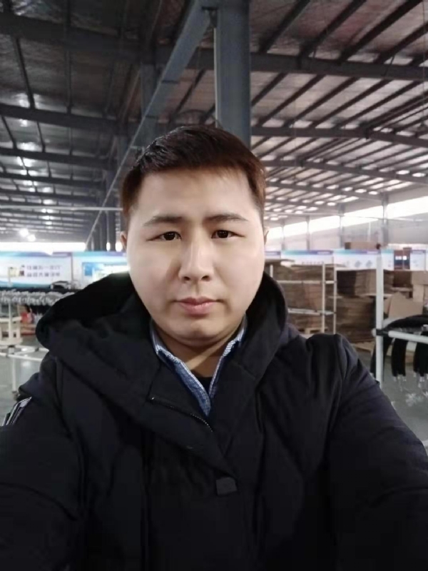 刀锋的第一张照片--烟台相亲服务中心