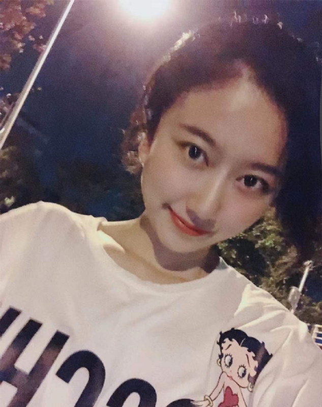 佳佳的第一张照片--烟台相亲服务中心