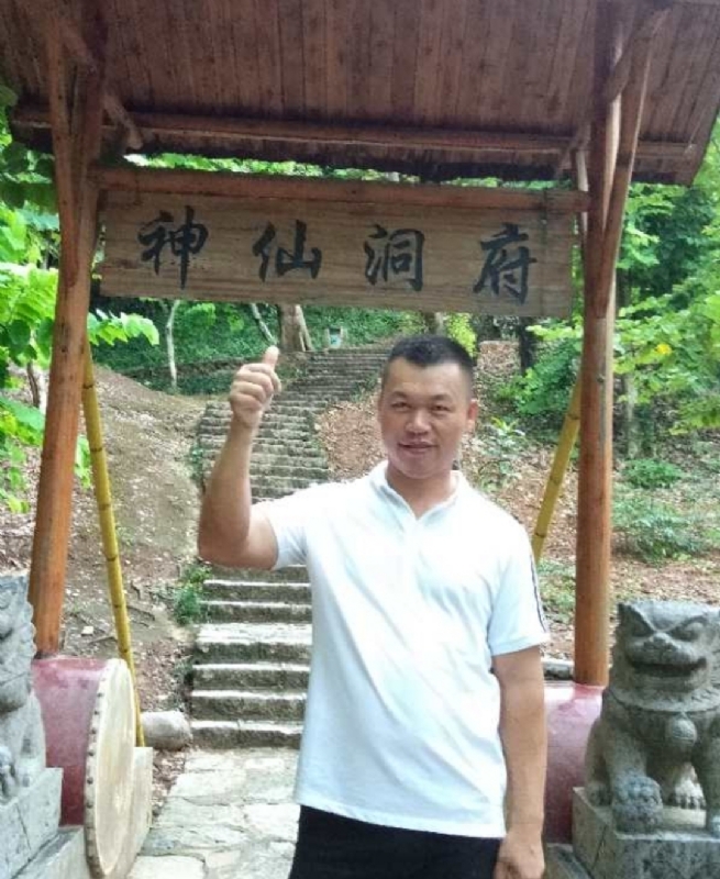 强仔的第一张照片--烟台相亲服务中心