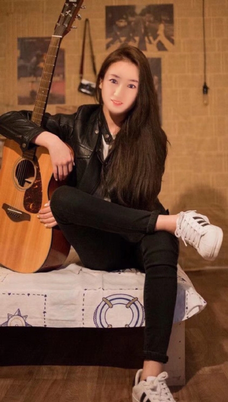 水中月的第一张照片--烟台相亲服务中心