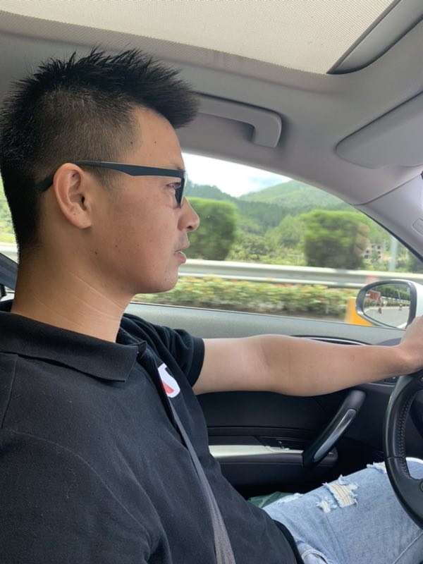 浪漫益友的第一张照片--烟台相亲服务中心