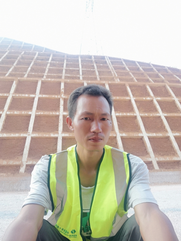 哥们的第一张照片--烟台相亲服务中心