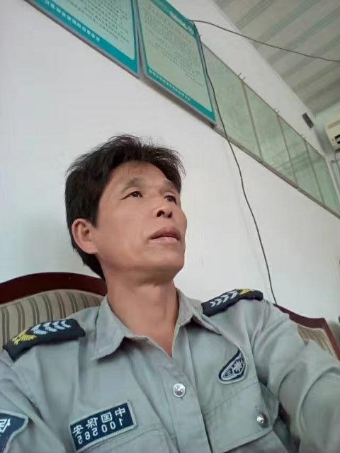 卧窗听雨的第一张照片--烟台相亲服务中心