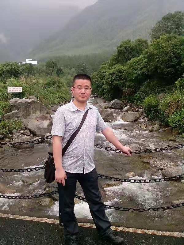 淡定牛魔王的第三张照片--烟台相亲服务中心