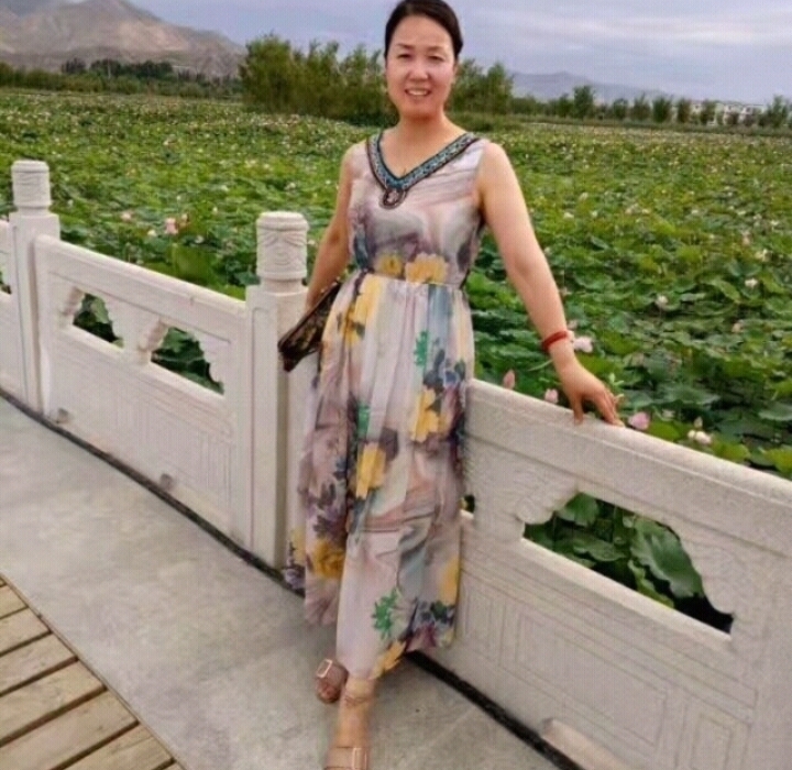 红叶的第一张照片--烟台相亲服务中心