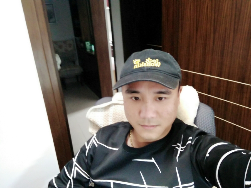 坚持我爱的第一张照片--烟台相亲服务中心