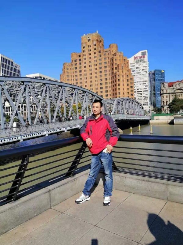 老乐的第一张照片--烟台相亲服务中心