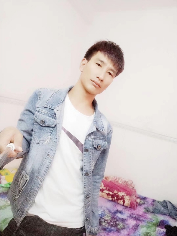 心好痛的第一张照片--烟台相亲服务中心