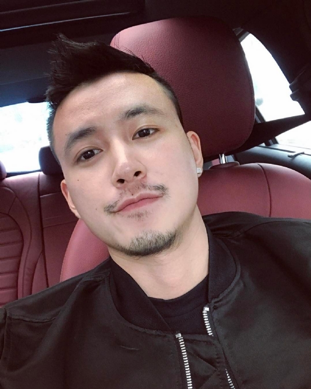 隆刘的第一张照片--烟台相亲服务中心