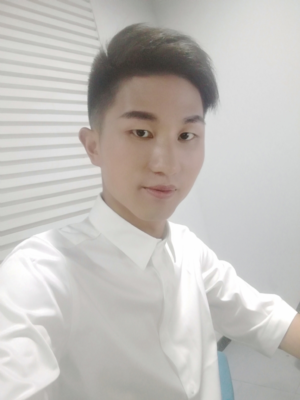 MrLi的第二张照片--烟台相亲服务中心