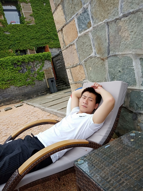 真心寻找另一半的第一张照片--烟台相亲服务中心