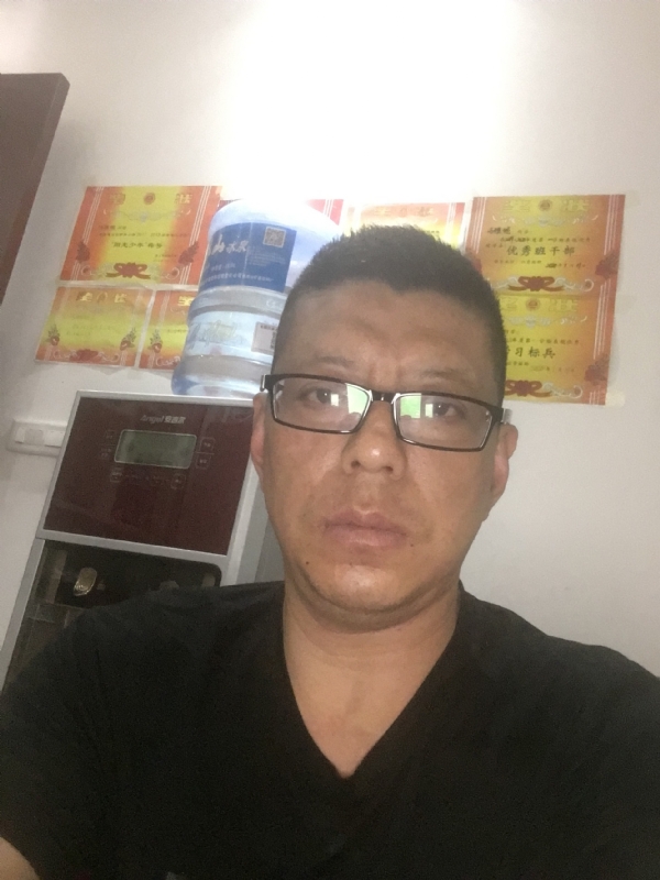 牵手的第二张照片--烟台相亲服务中心