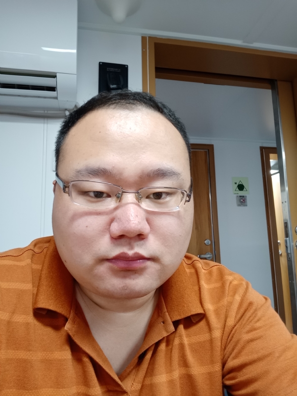 努力爱一次的第一张照片--烟台相亲服务中心