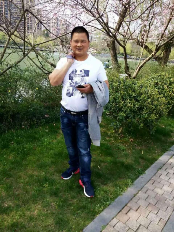 纯爷们的第一张照片--烟台相亲服务中心