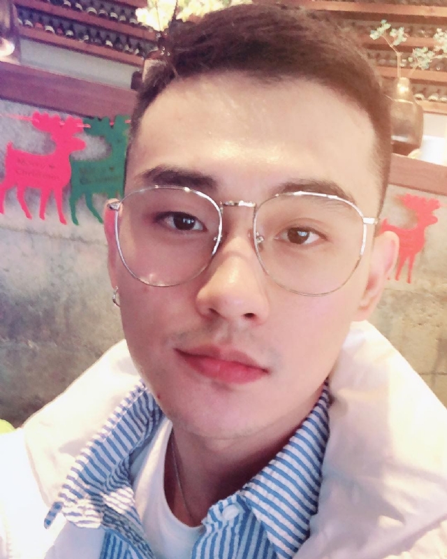 胡强很孤单的第一张照片--烟台相亲服务中心