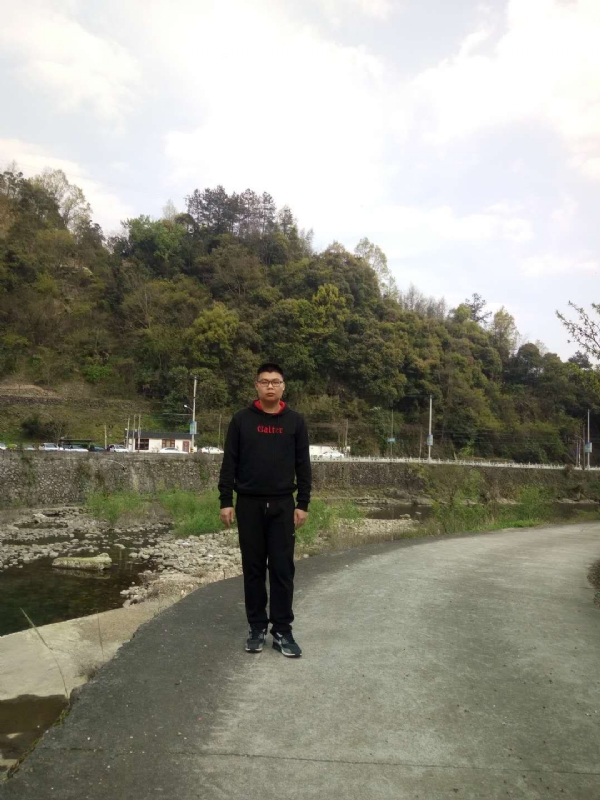 等着上钩的鱼的第一张照片--烟台相亲服务中心