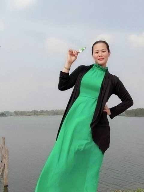 李梅的第二张照片--烟台相亲服务中心