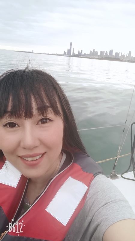 月的第二张照片--烟台相亲服务中心