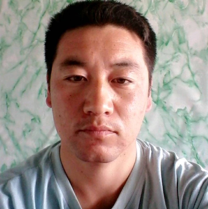 寻找另一半的第三张照片--烟台相亲服务中心