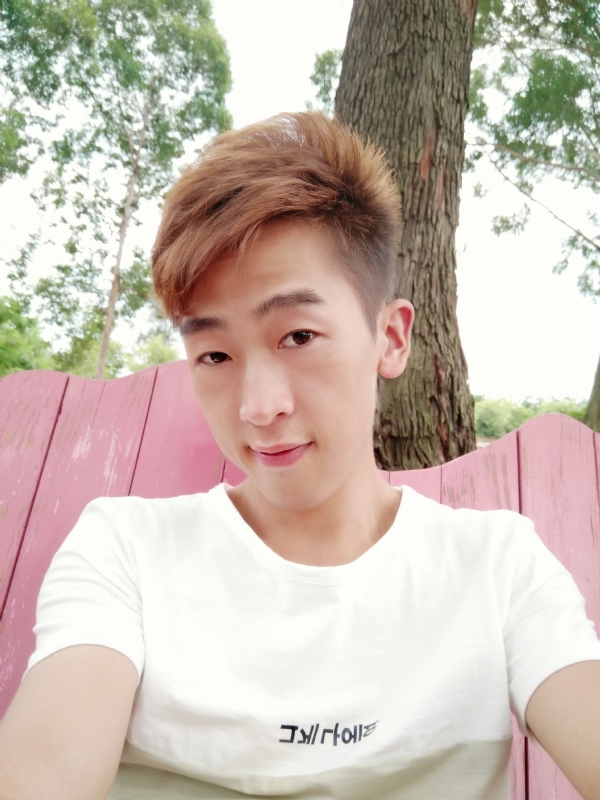 一觉睡到小时候的第一张照片--烟台相亲服务中心