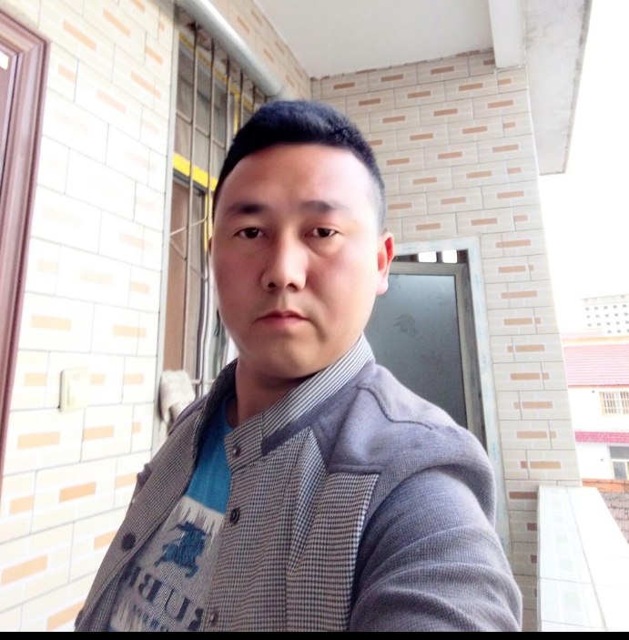 帅帅的大叔的第一张照片--烟台相亲服务中心