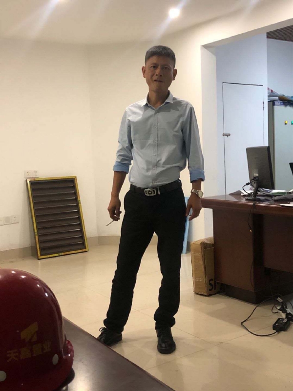 郁闷之中的第一张照片--烟台相亲服务中心