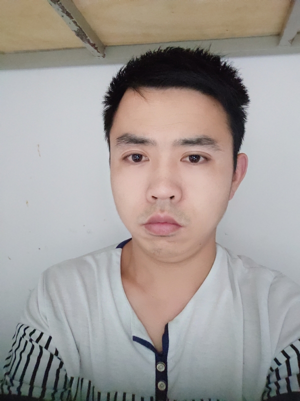 老男孩的第二张照片--烟台相亲服务中心