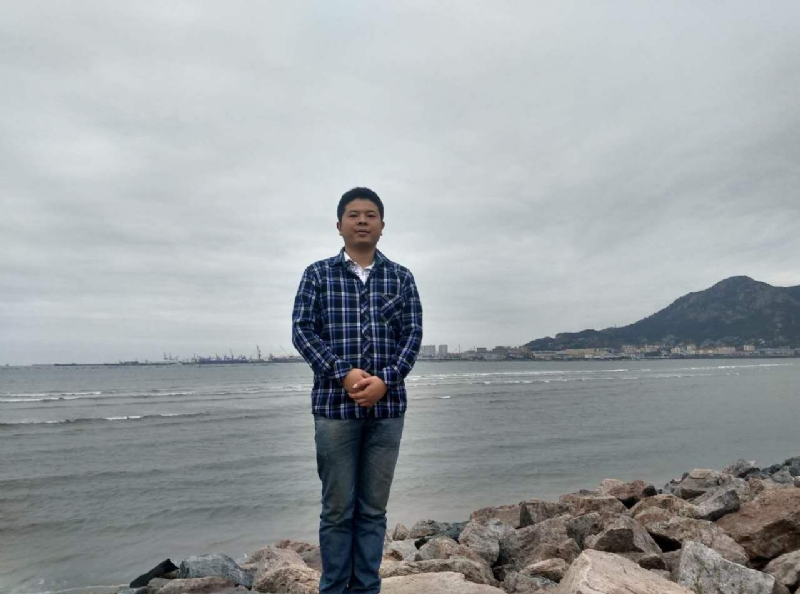 在奋斗的第二张照片--烟台相亲服务中心