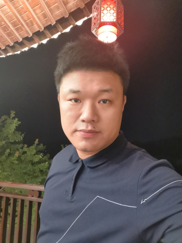 耿直boy的第一张照片--烟台相亲服务中心