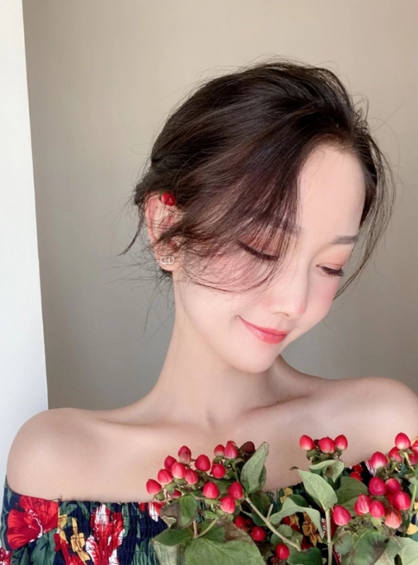 小诗vanessa的第二张照片--烟台相亲服务中心