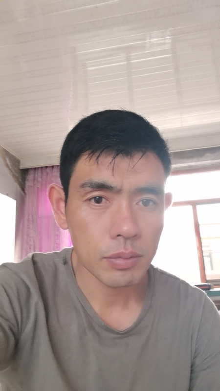 小草莓1981的第一张照片--烟台相亲服务中心