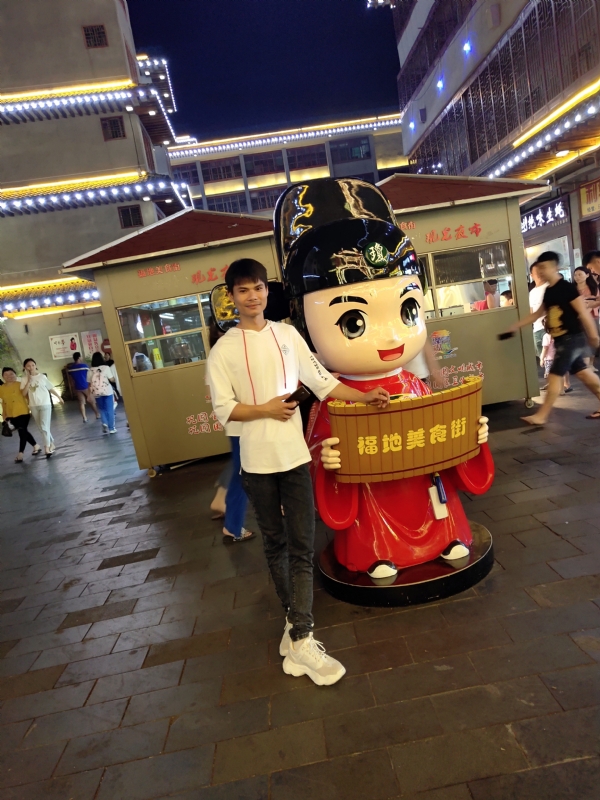 圆嘟嘟的瘦子的第一张照片--烟台相亲服务中心