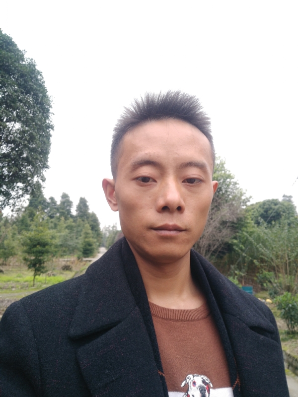 携手白头的第二张照片--烟台相亲服务中心