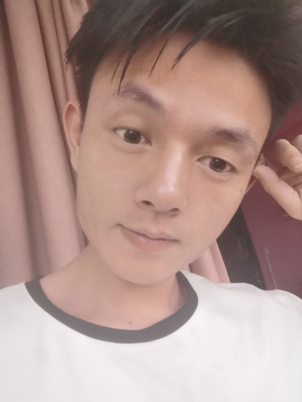 一一得一的第一张照片--烟台相亲服务中心