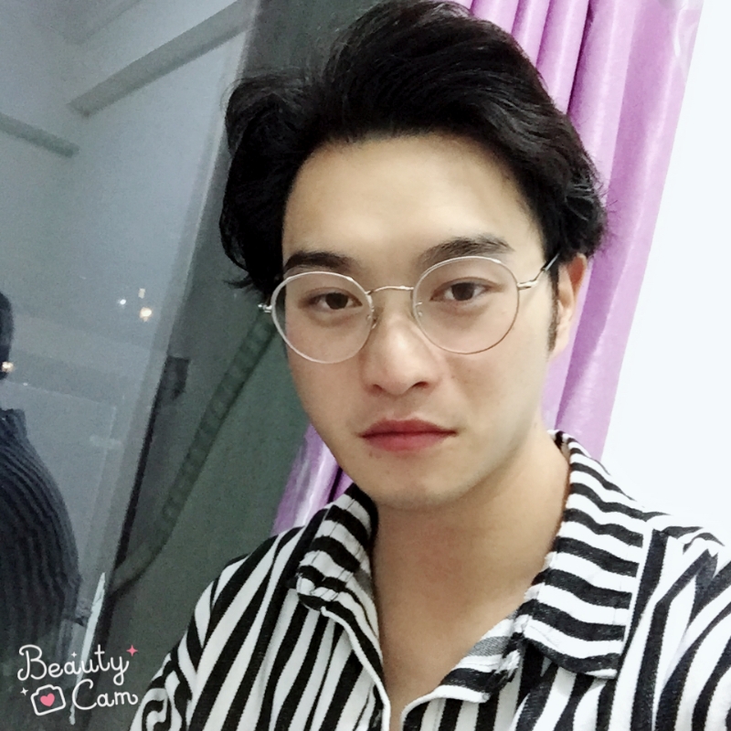 四月的第二张照片--烟台相亲服务中心