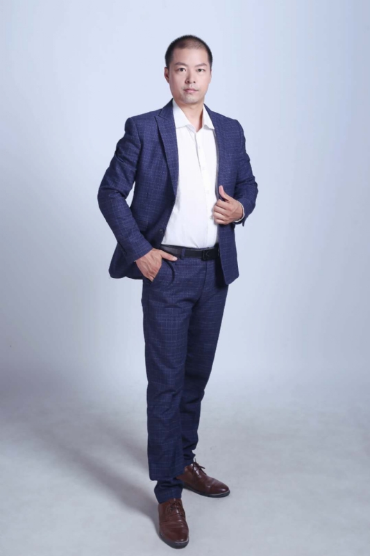 努力的青年的第一张照片--烟台相亲服务中心