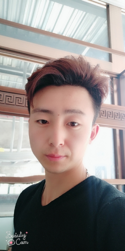 拼命微笑的第二张照片--烟台相亲服务中心