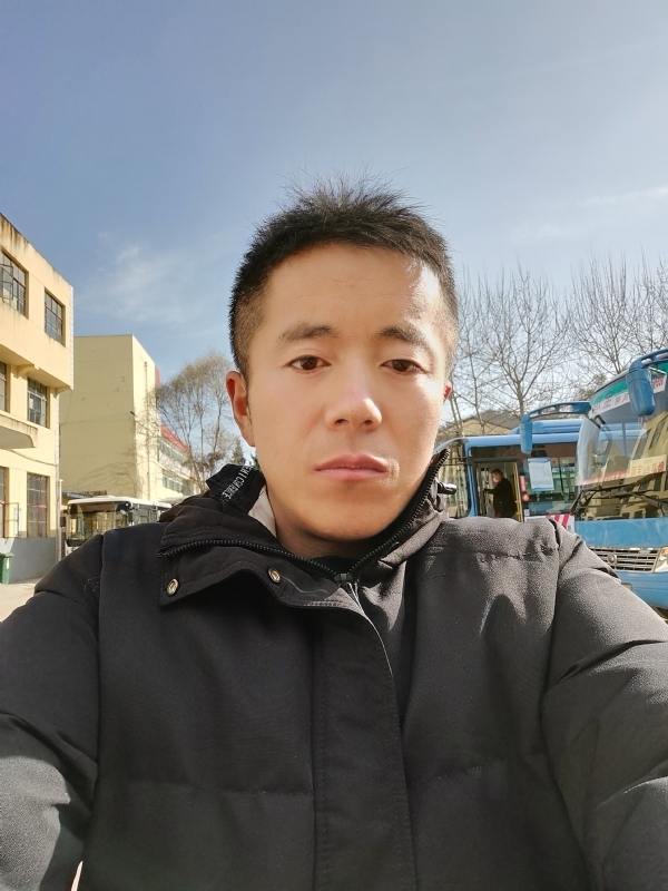 孤独的云的第一张照片--烟台相亲服务中心