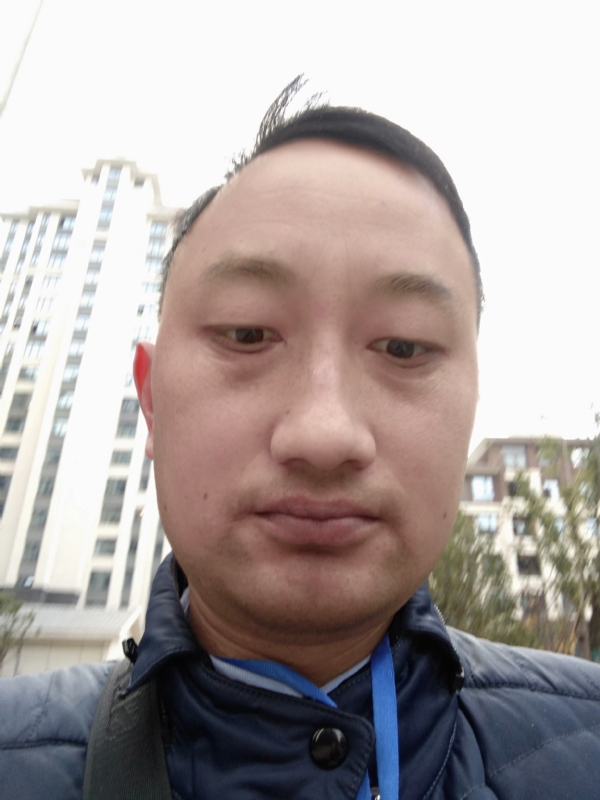 老男人的第一张照片--烟台相亲服务中心