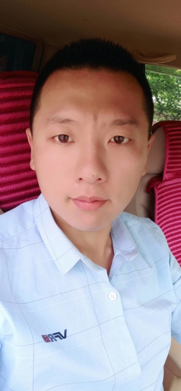 霄上的第二张照片--烟台相亲服务中心