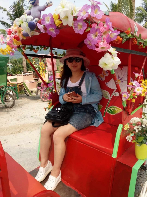 雨纷纷的第一张照片--烟台相亲服务中心