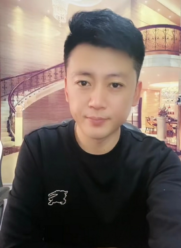 屋顶拾荒人的第三张照片--烟台相亲服务中心