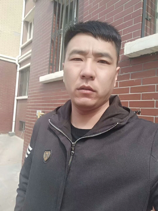 谁伴我闯荡的第一张照片--烟台相亲服务中心