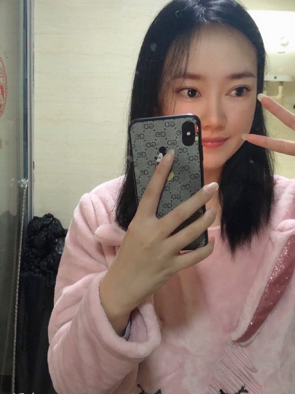 叶落知秋的第一张照片--烟台相亲服务中心