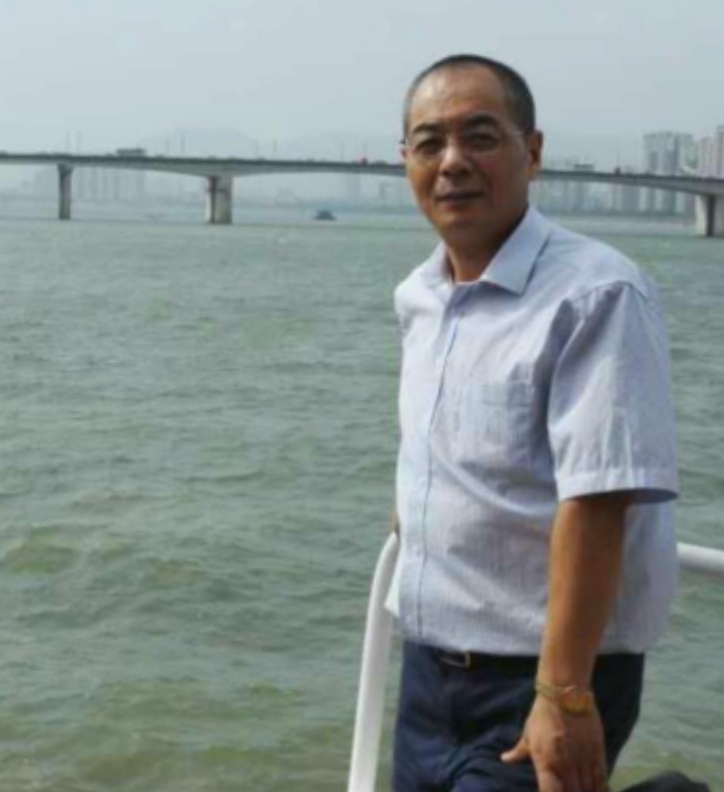 辛民的第二张照片--烟台相亲服务中心